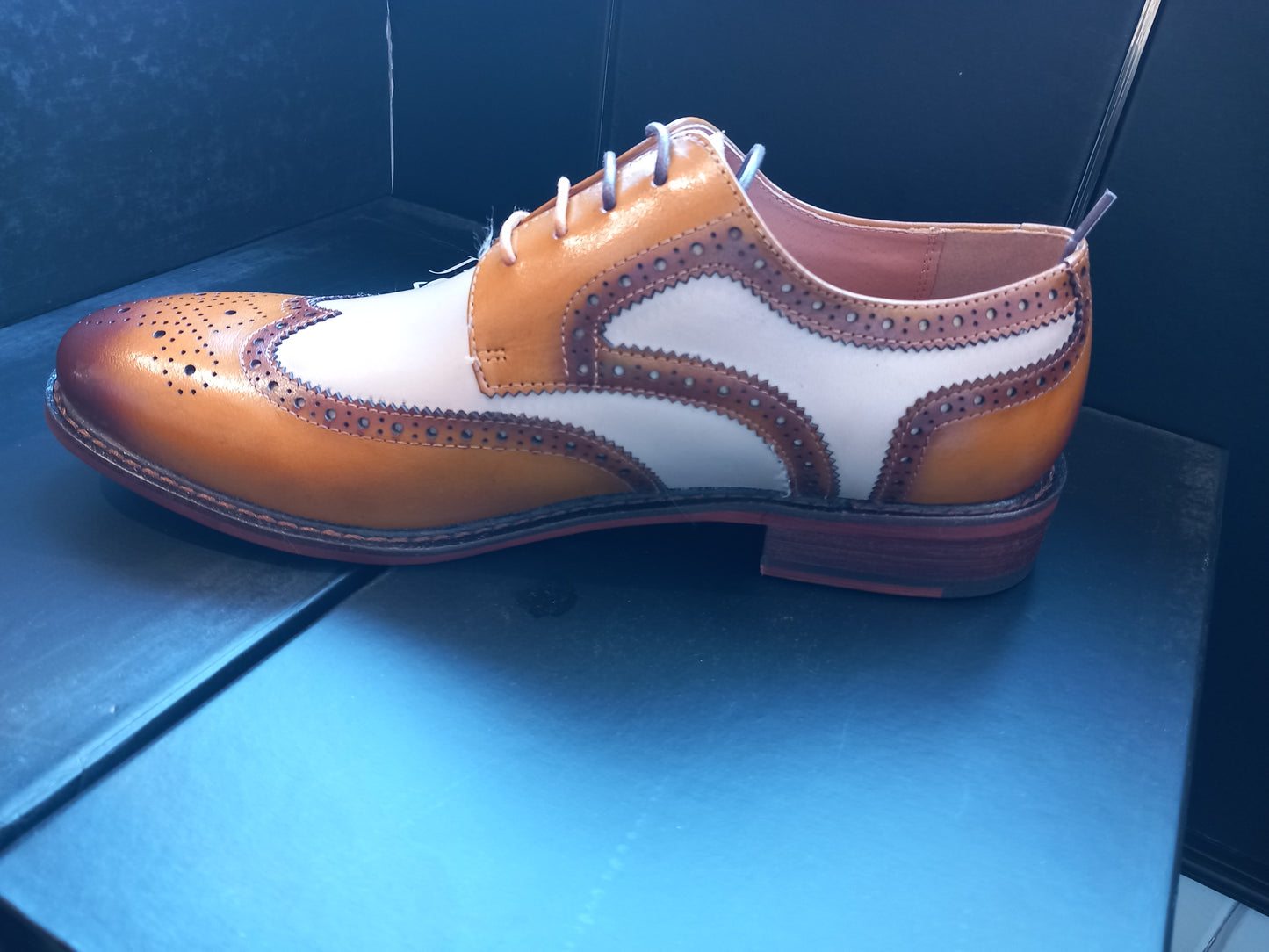 Justin Reess gents discounted kai tan /beige gents footwear last pair uk 7 £89.99