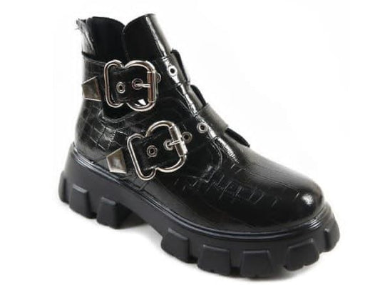 Erynn  black boots includes uk postage