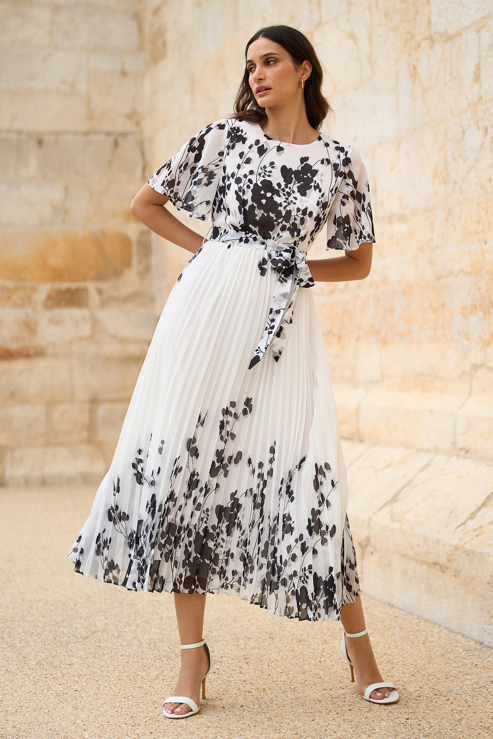 Yumi white floral midi dress with pleats