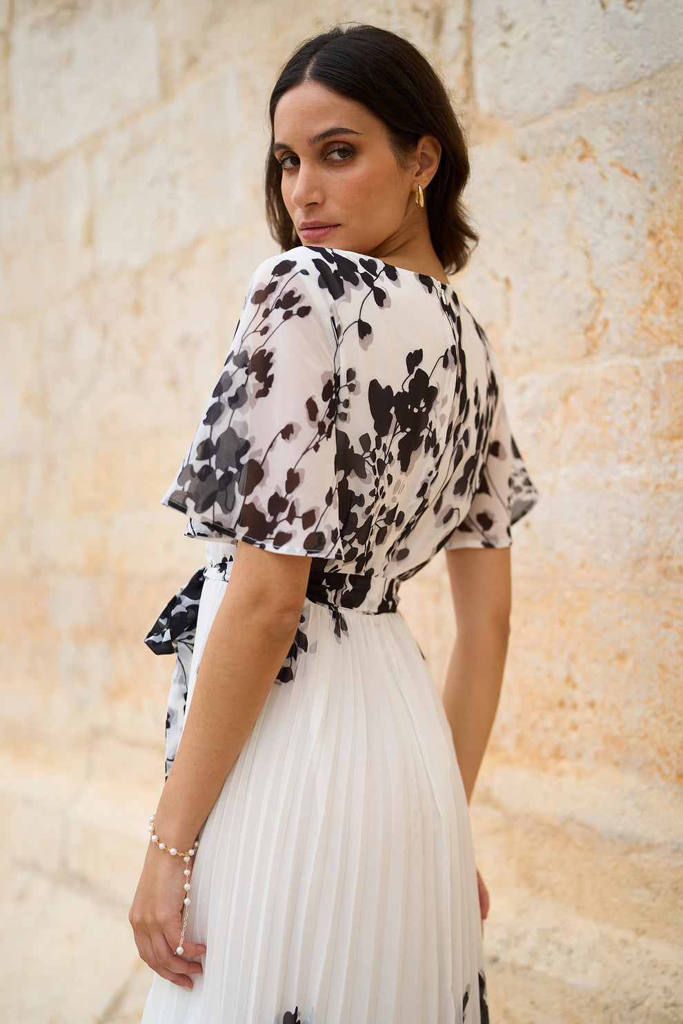Yumi white floral midi dress with pleats
