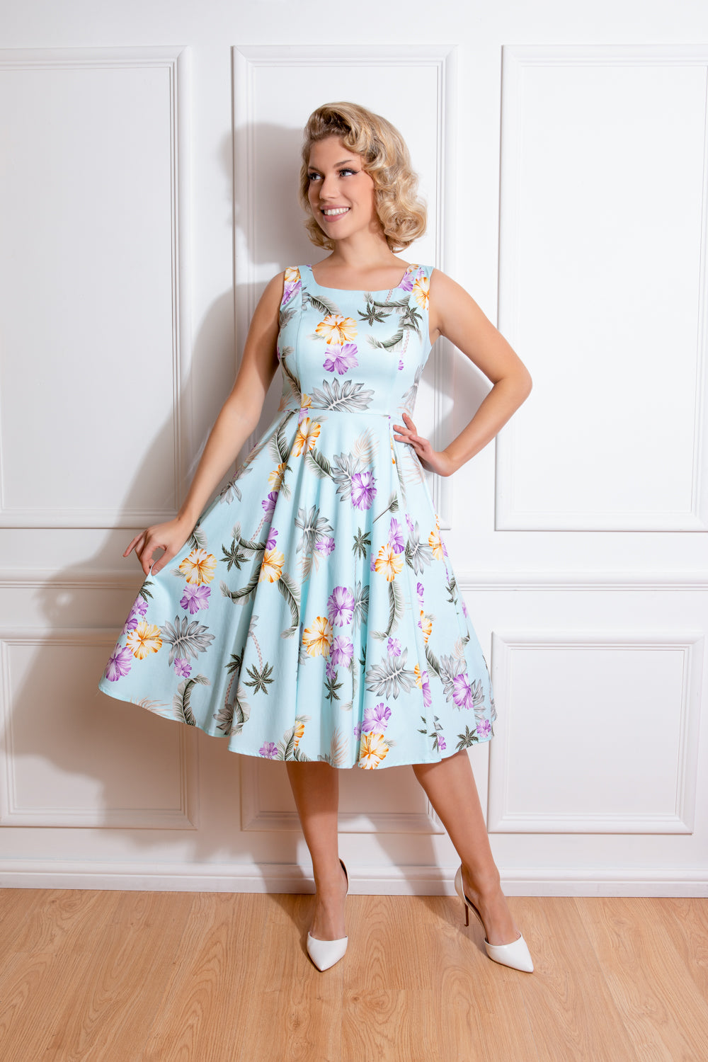 hearts and roses lindsey new in! Size 10,14,16