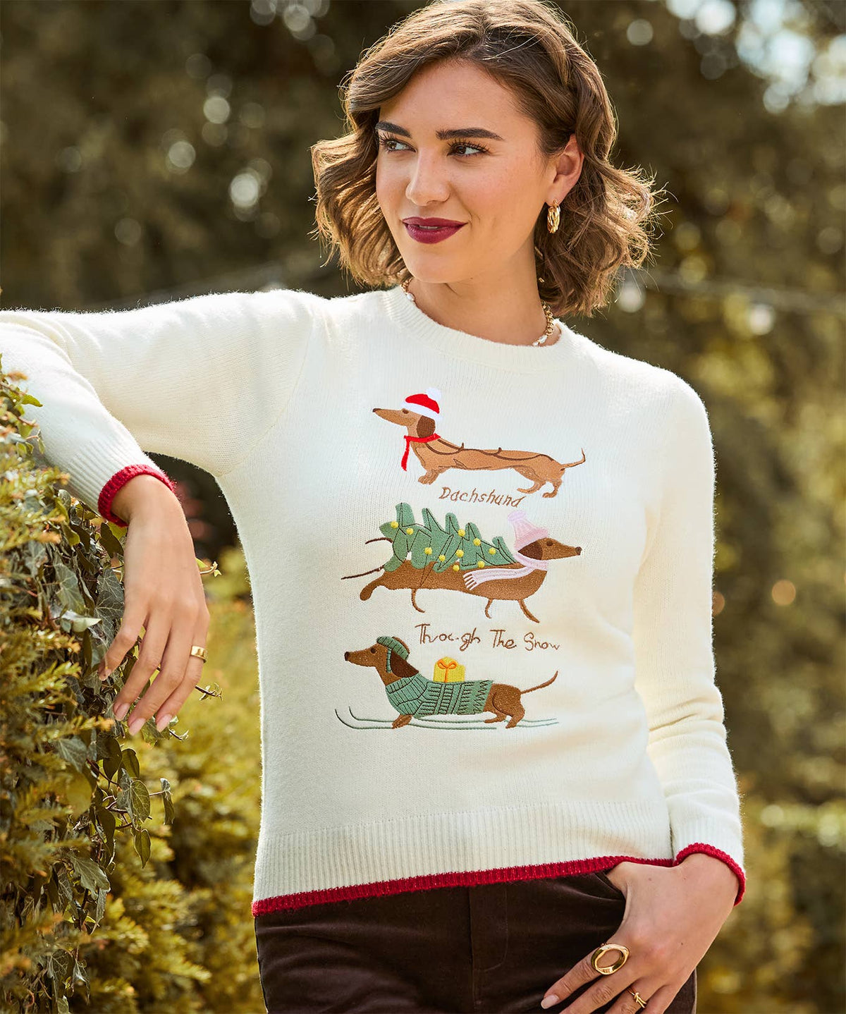 Darcie Dachshund Embroidered Jumper: Cream / 30% Polyester, 26% Arylic, 6% Wool,3% Elastane / 16