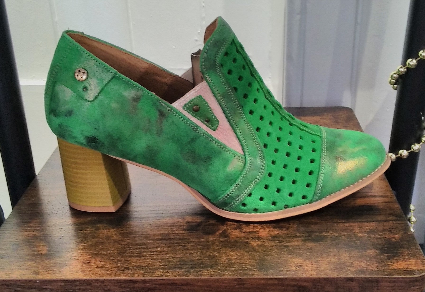 Green hot sale mid heel